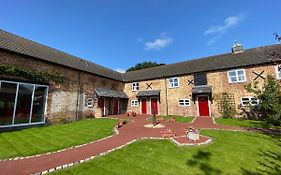 Caer Fedwen Barns Dyffryn Cottage King Bed Self Catering With Hot Tub